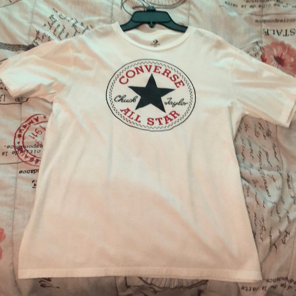 Brand: Converse   Color: white   Size: medium (US)